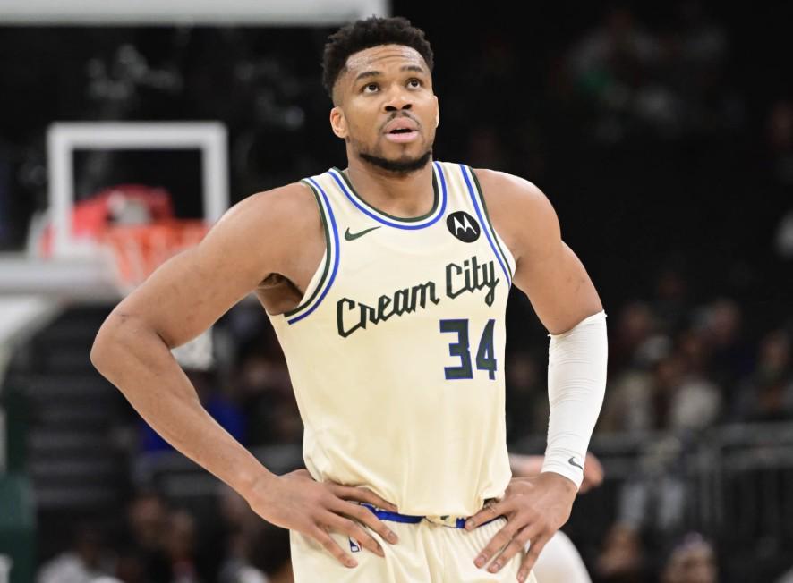 C7正版入口-字母哥：摔球是因为太沮丧；我不是机器也需要时间调整状态